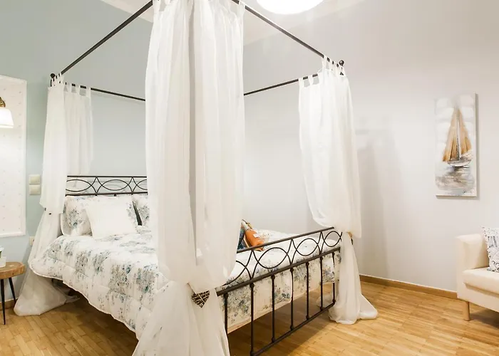 Syntagma 3 Bedroom Sweet And Practical Apartment