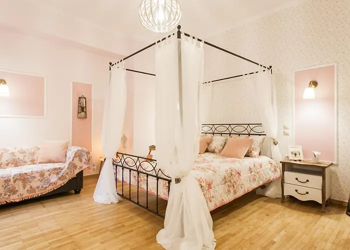Syntagma 3 Bedroom Sweet And Practical Apartment