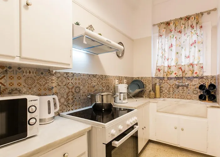 Syntagma 3 Bedroom Sweet And Practical Apartment