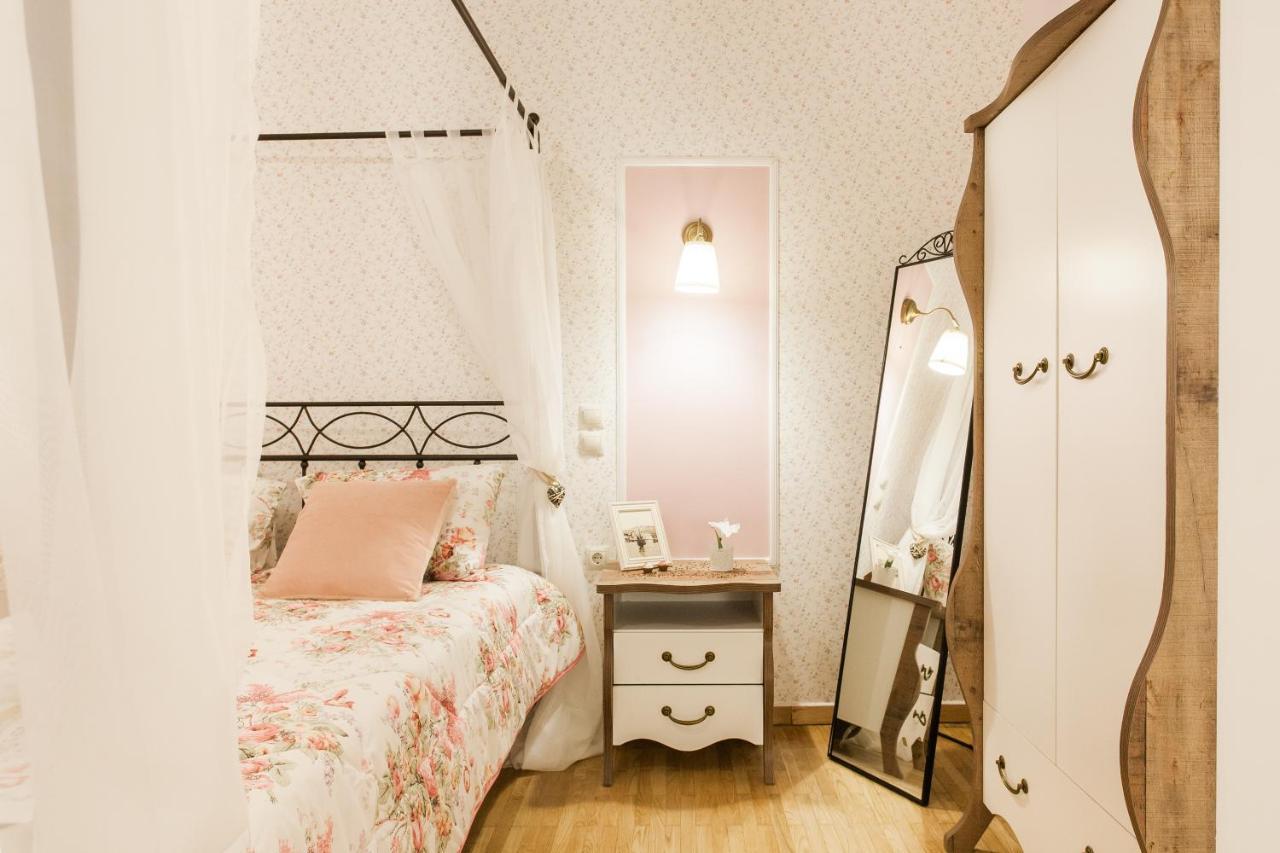 Apartment Syntagma 3 Bedroom Sweet And Practical