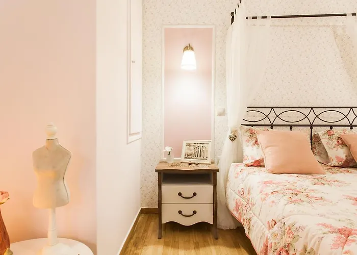 Syntagma 3 Bedroom Sweet And Practical Apartment